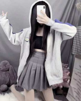 《穿成研磨幼驯染后我成了排球教练》作者：西知了