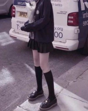 【首发热文】《穿书后，我抢劫女主带飞全宗门！》秦奕可