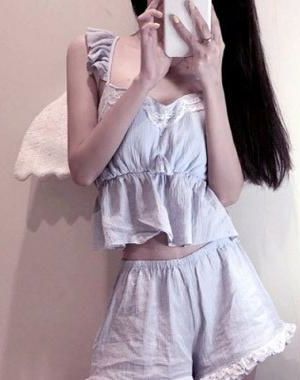 《雄虫99%都是人类》作者：不间不界